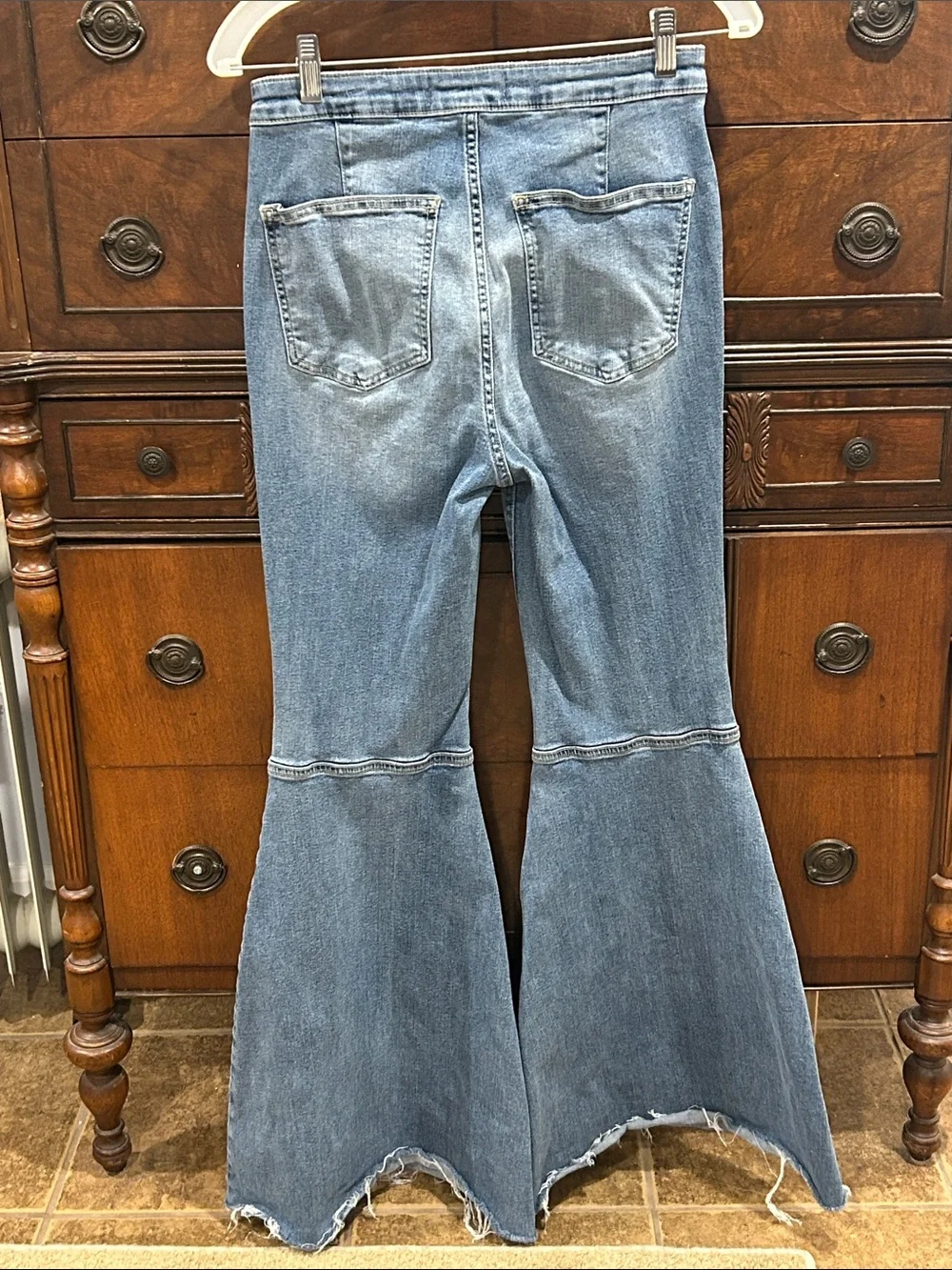 We The Free Extreme Wide Leg Flare Jeans Women’s Size 28